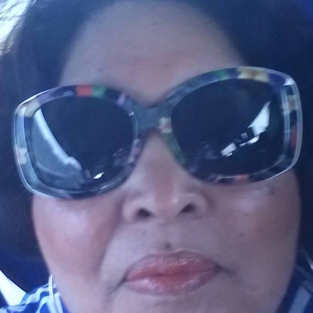 Meet your Posher, Gloria